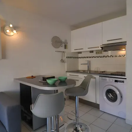 T2 Renove Avec Vue Mer, Loggia, Proche Plage, Equipe - 2** - Fr-1-472a-295