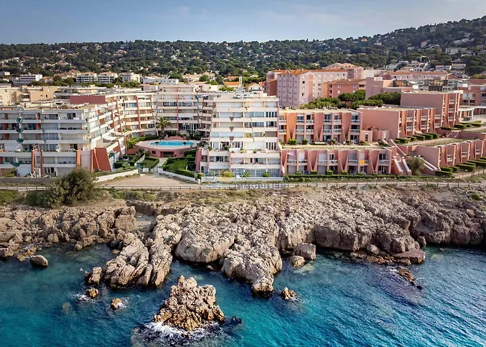 Tres Agreable T2 Renove Avec Vue - Classe 2 - Fr-1-472a-295 *